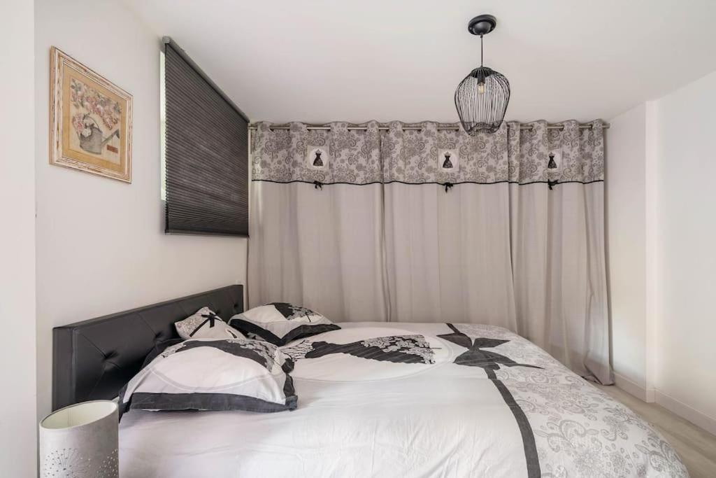 Superbe Appartement Avec Parking Gratuit Lons-le-Saunier Exterior photo