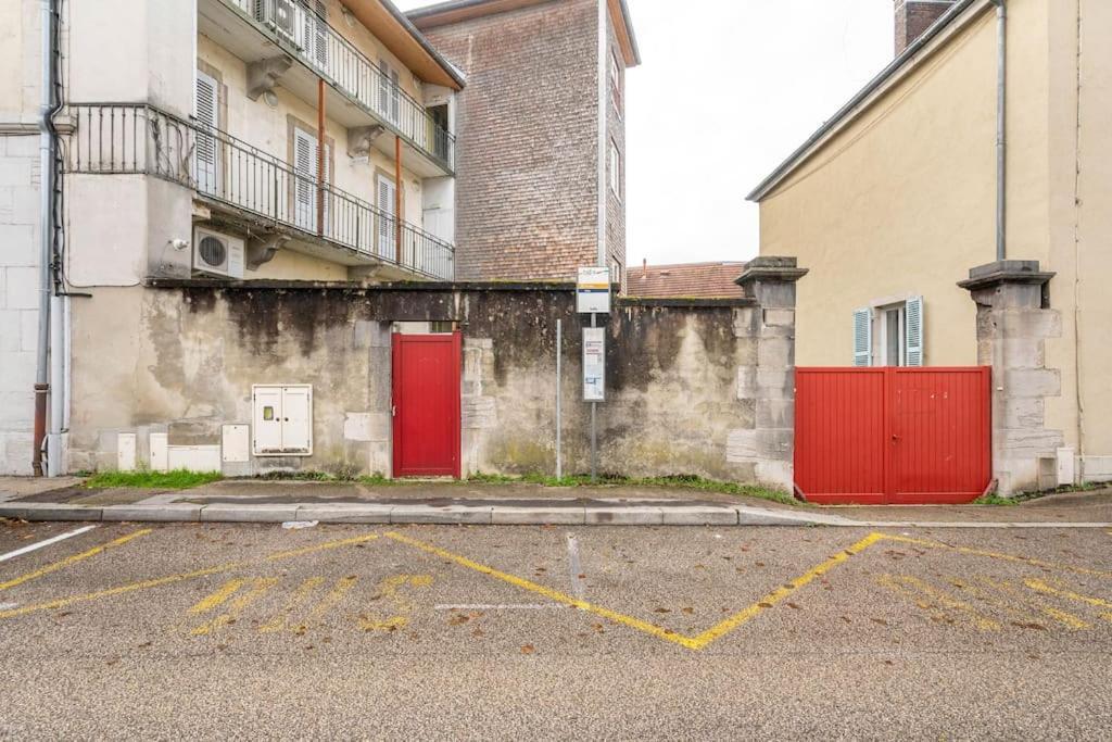 Superbe Appartement Avec Parking Gratuit Lons-le-Saunier Exterior photo