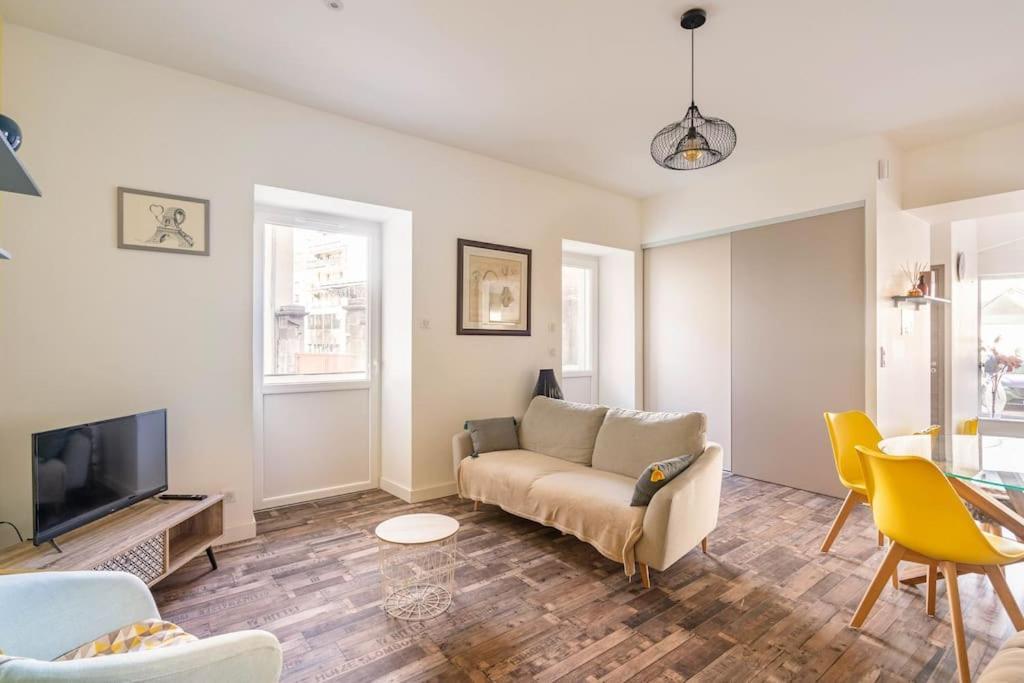 Superbe Appartement Avec Parking Gratuit Lons-le-Saunier Exterior photo
