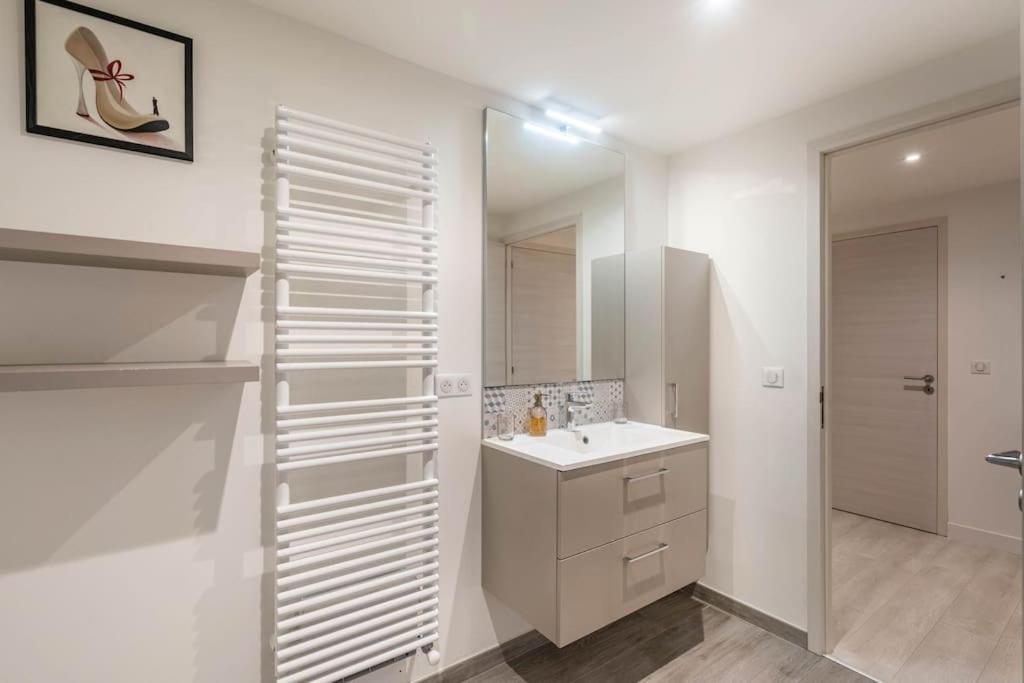 Superbe Appartement Avec Parking Gratuit Lons-le-Saunier Exterior photo